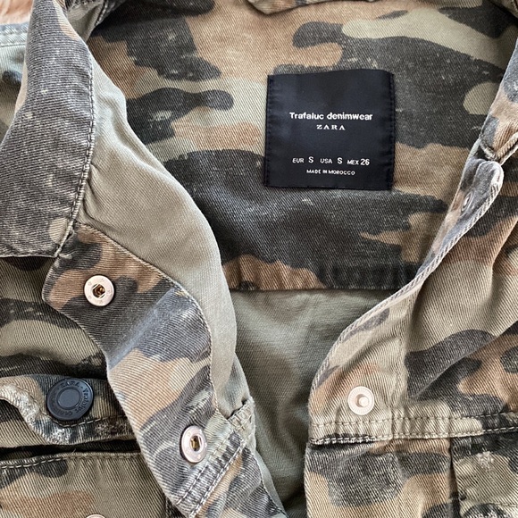 Camouflage print denim jacket (oversized fit) - Picture 2 of 3